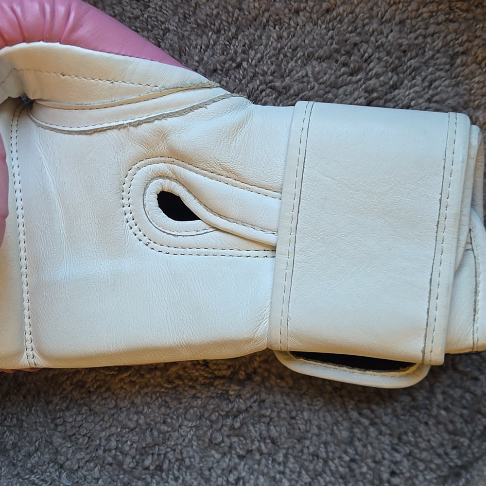 Ringside Pink Boxing Gloves - Picture 5 of 10